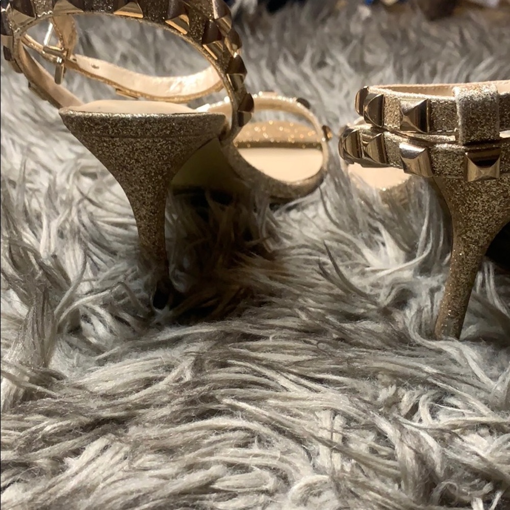 BCBGeneration Gold Heels - Picture 3 of 6